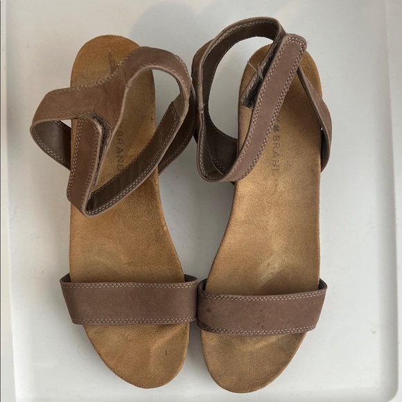 Lucky Brand Shoes - Lucky Brand Tan Leather Sandals